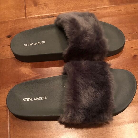 Grey faux fur Sandals - Picture 6 of 12
